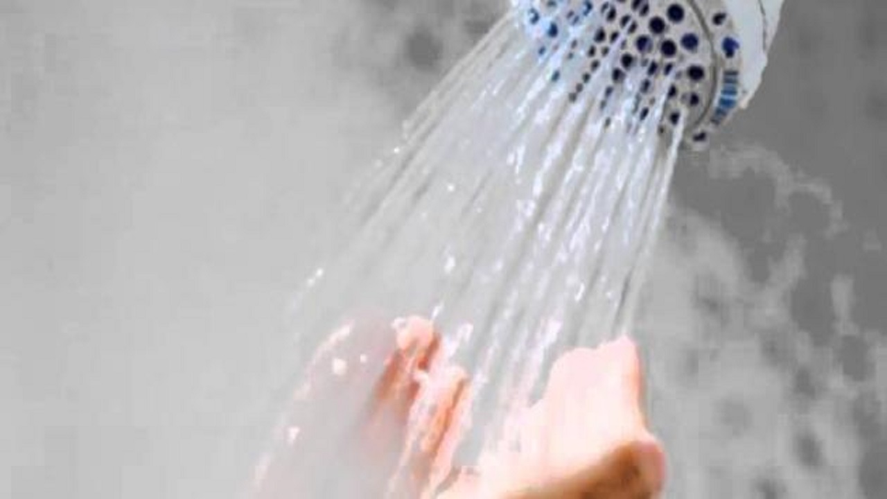 حقيقة الوقاية من الفيروس بالإستحمام بالماء الساخن