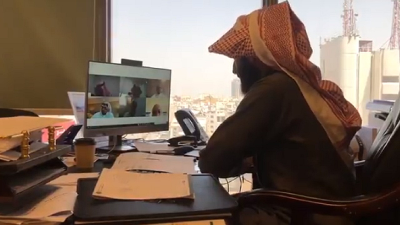 بالفيديو.. جلسة إلكترونية في المحكمة التجارية بجدة