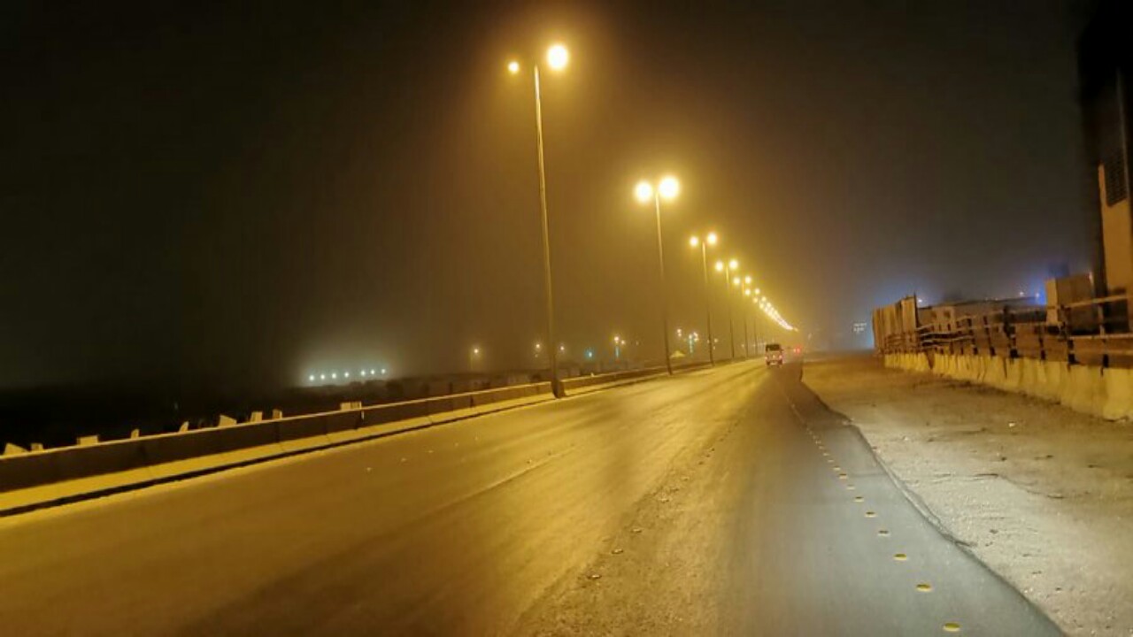 بالصور.. موجة غبار تجتاح سماء الرياض