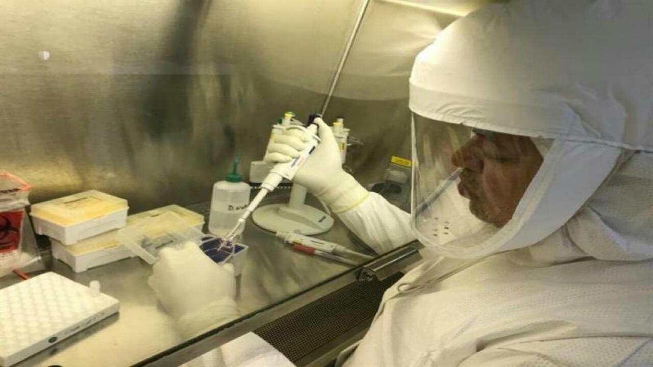 نجاح جامعة الملك عبد العزيز في عزل فيروس كورونا على الخلايا (صور) 