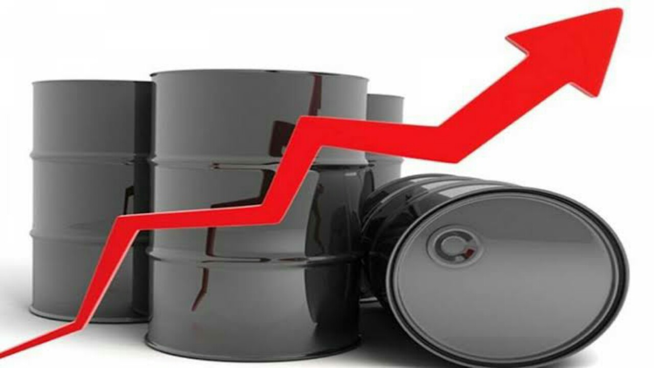أسعار النفط تقفز بنحو 10% 