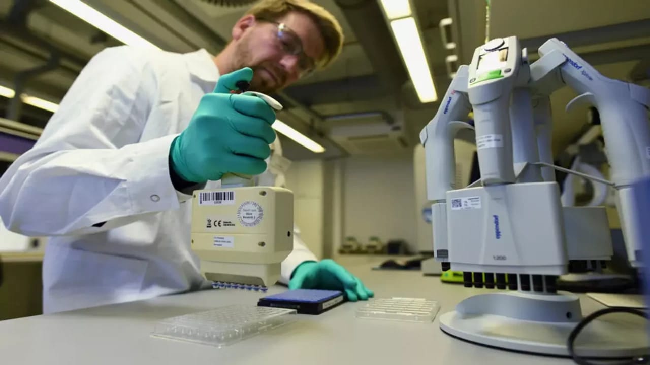 أمريكا توافق على أول اختبار بالأجسام المضادة لفحص كورونا