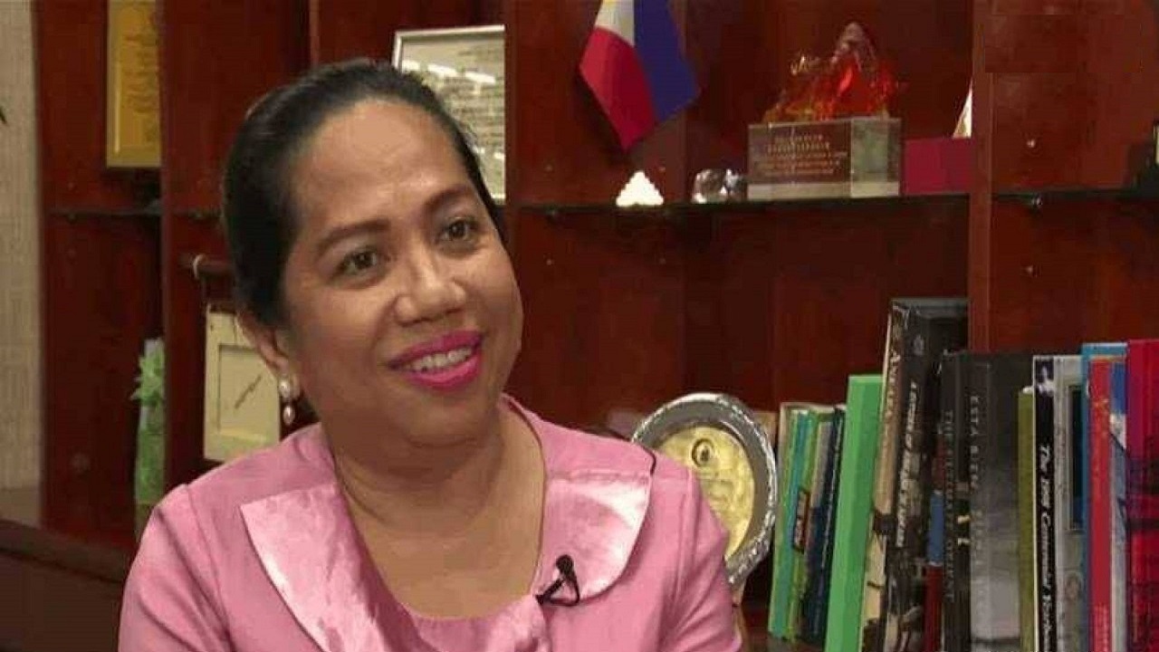 وفاة سفيرة الفلبين بلبنان بعد إصابتها بالفيروس