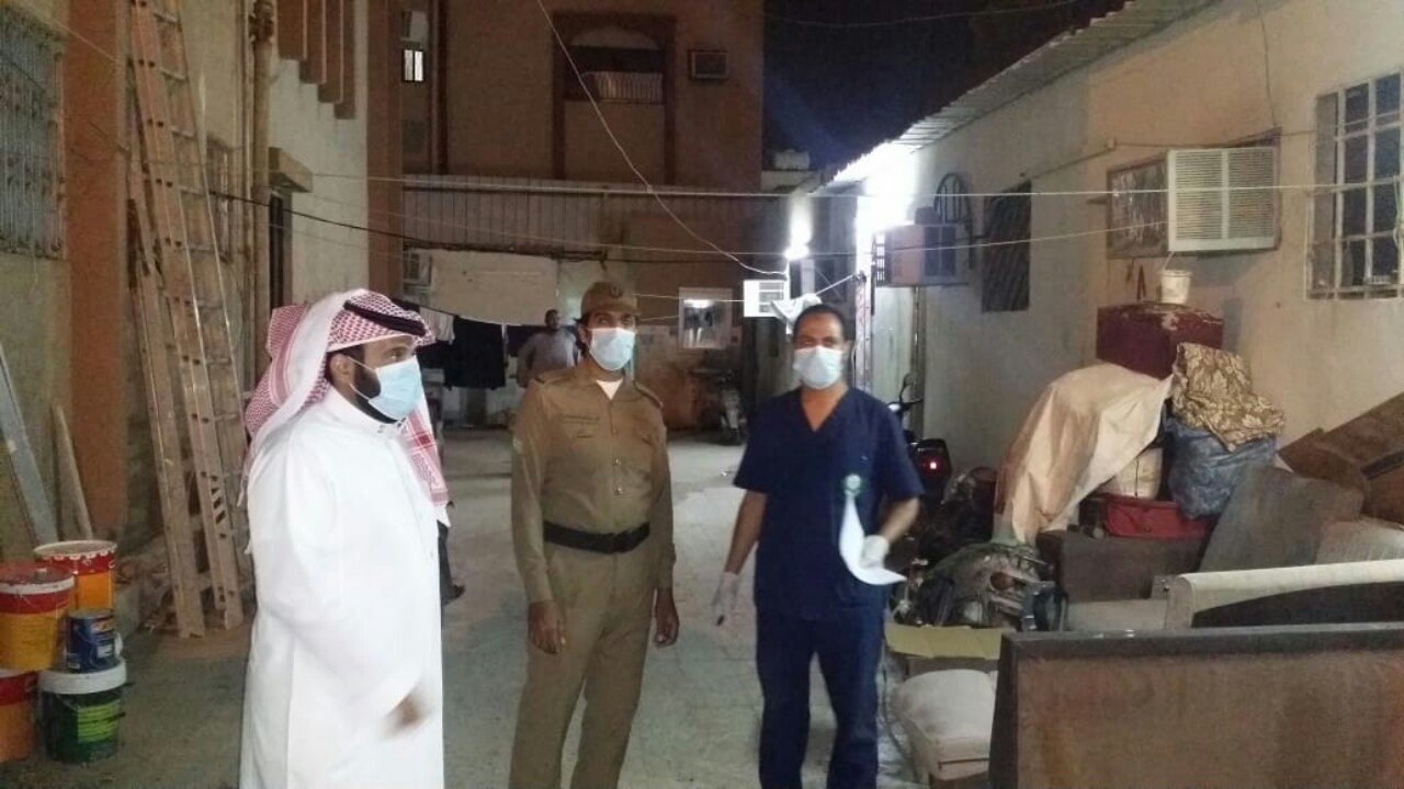 بالصور.. “أمانة الرياض” تمهل مساكن العمال 48 ساعة لتصحيح أوضاعها