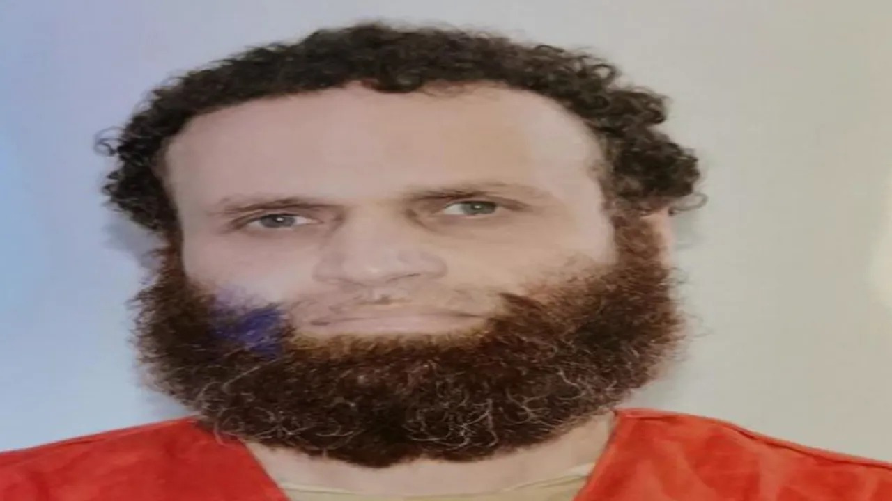 شاهد.. لحظات حقيقية لإعدام الإرهابي الهالك هشام عشماوي