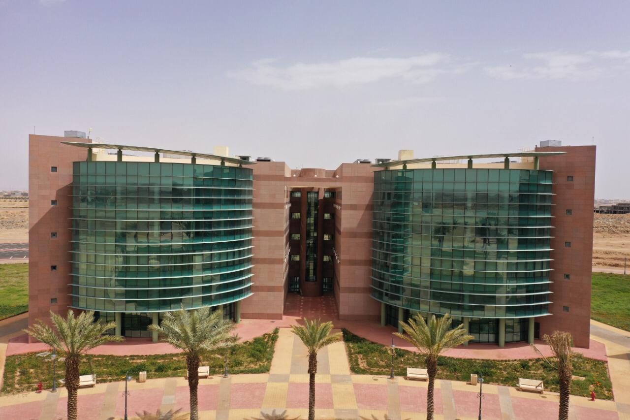 أكاديمية نيوم تفتح أبوابها لتدريب 1000 طالب في عامها الأول