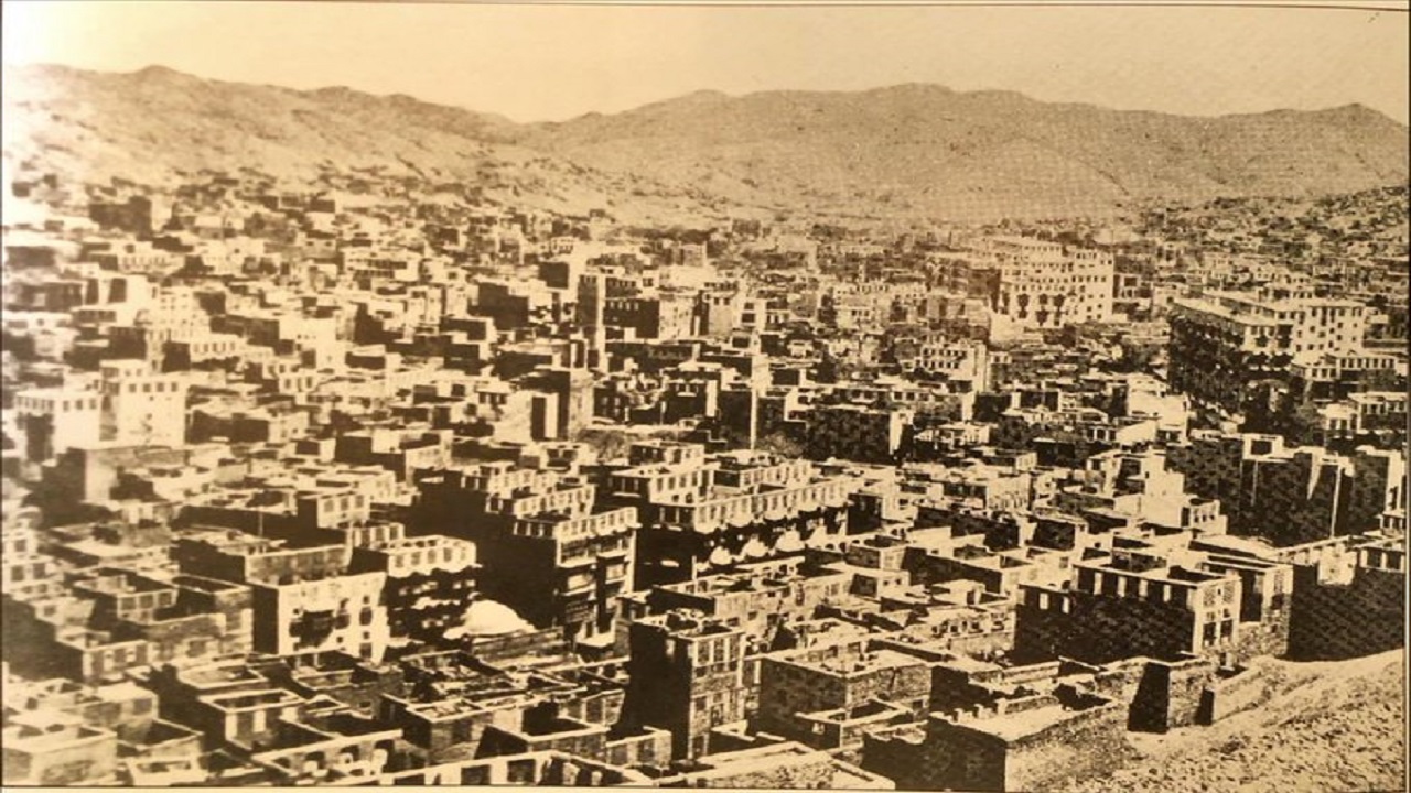 صورة تاريخية نادرة لمكة المكرمة قبل 135 عام