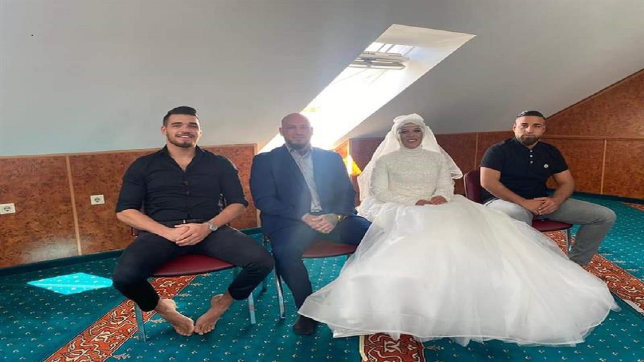المصارع ويليام أوت يُعيد حفل زفافه بالطريقة الإسلامية