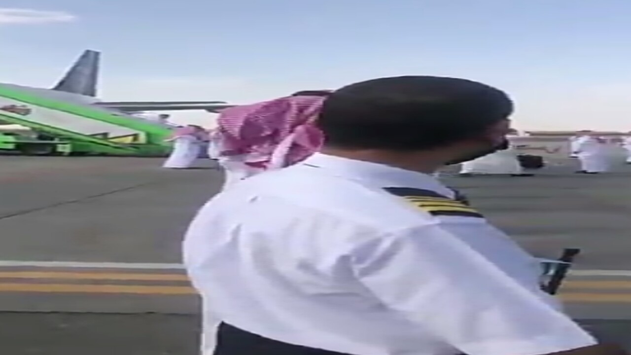 شاهد.. مطار أبها يبتهج بأول رحلة مجدولة بعد عودة الرحلات الداخلية