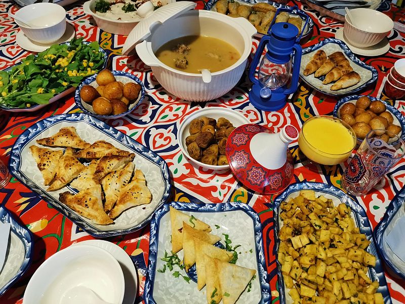 الأكلات الشعبية في جدة تسجل حضورها برمضان