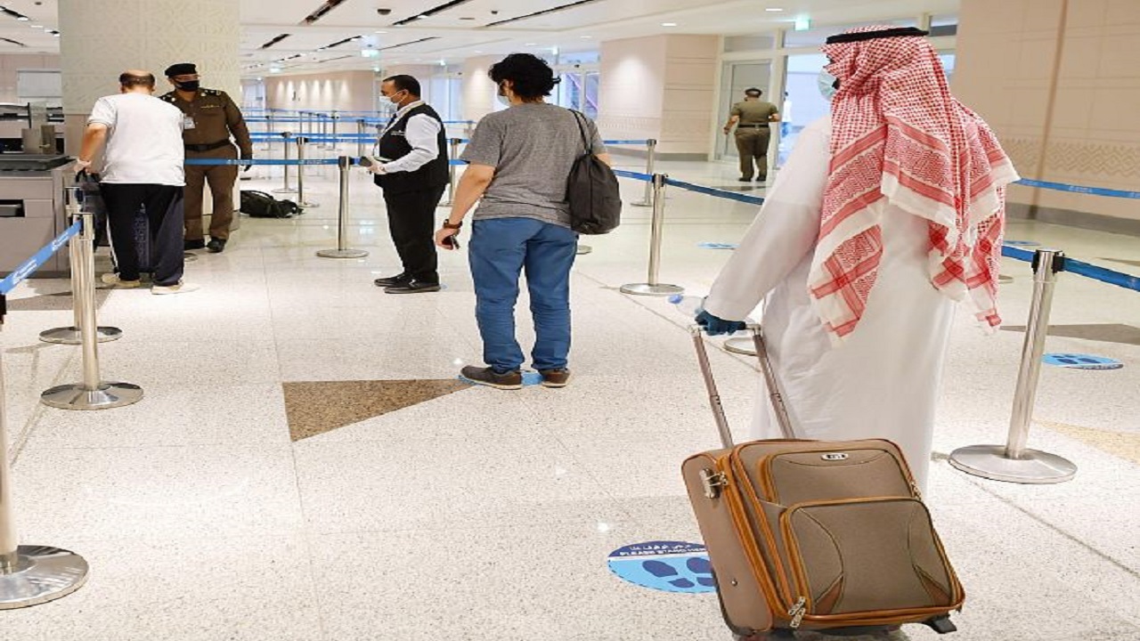 بالصور.. مطار الملك عبدالعزيز الدولي يبدأ اليوم التشغيل التدريجي لرحلاته الداخلية