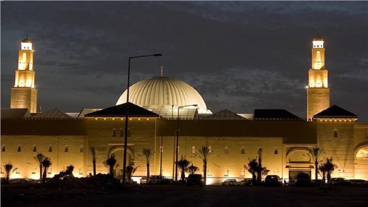 بالفيديو.. ردة فعل أئمة المساجد بعد عودة صلاة الجمعة