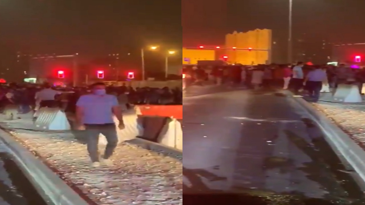 بالفيديو..مظاهرات عمالية في قطر بسبب تأخير الأجور قبيل العيد