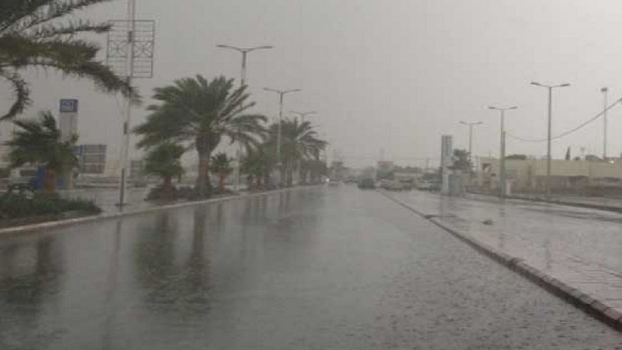 بلدية سراة عبيدة تواصل أعمالها الميدانية لمعالجة آثار الأمطار