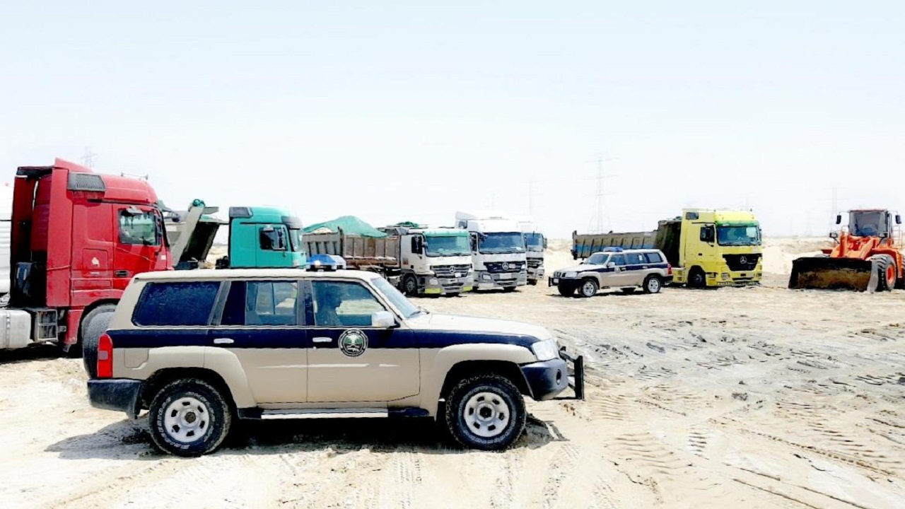 ‎إدارة المجاهدين بالمنطقة الشرقية تضبط معدات خالف أصحابها تعليمات نهل الرمال