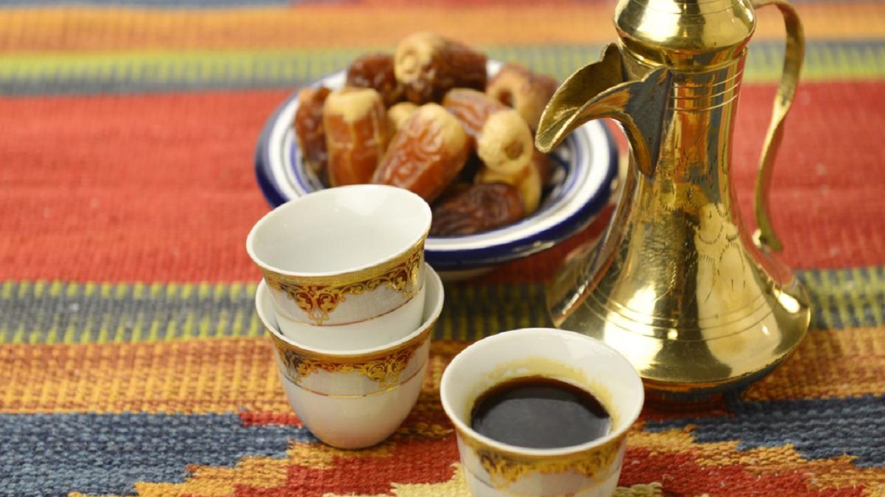 خالد النمر ينصح بعدم شرب القهوة قبل الإمساك مباشرة