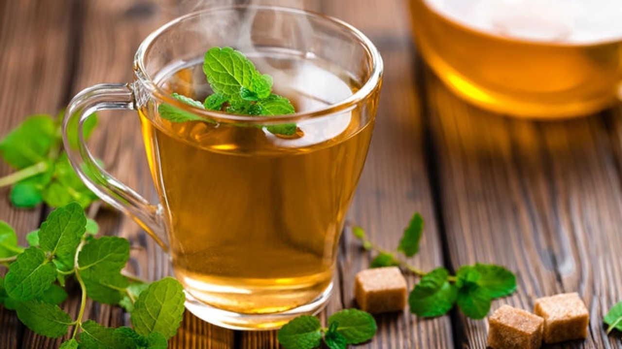 الشاي الأخضر يحارب الشيخوخة وعلامات التقدم في السن