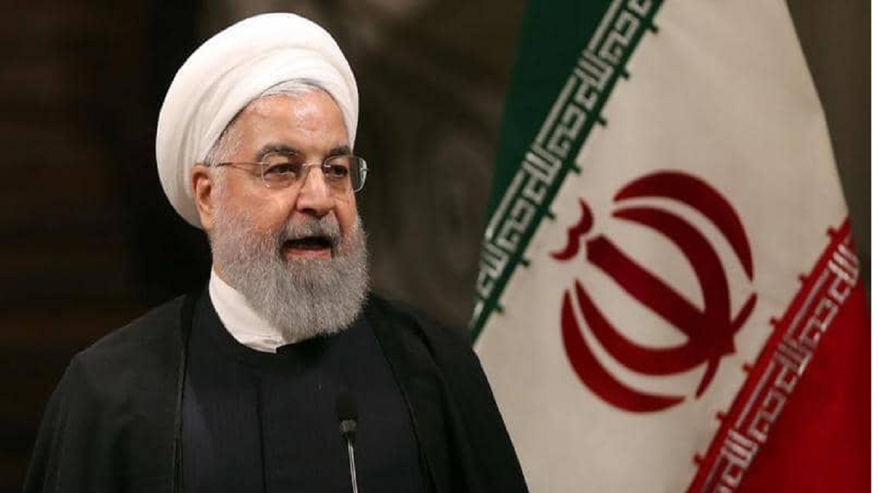 روحاني يعترف بشح العملة الصعبة بسبب العقوبات الأمريكية على بلاده