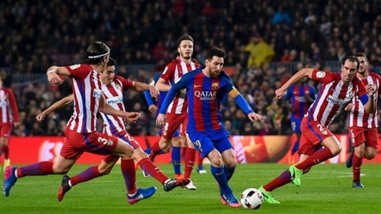 برشلونة يخوض مواجهة صعبة أمام أتلتيكو مدريد