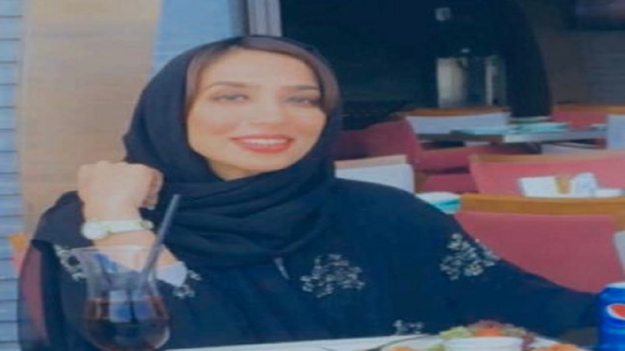 كاتبة تروي تفاصيل مؤثرة عن إصابة والدها بالفيروس ووفاته رغم التزامه