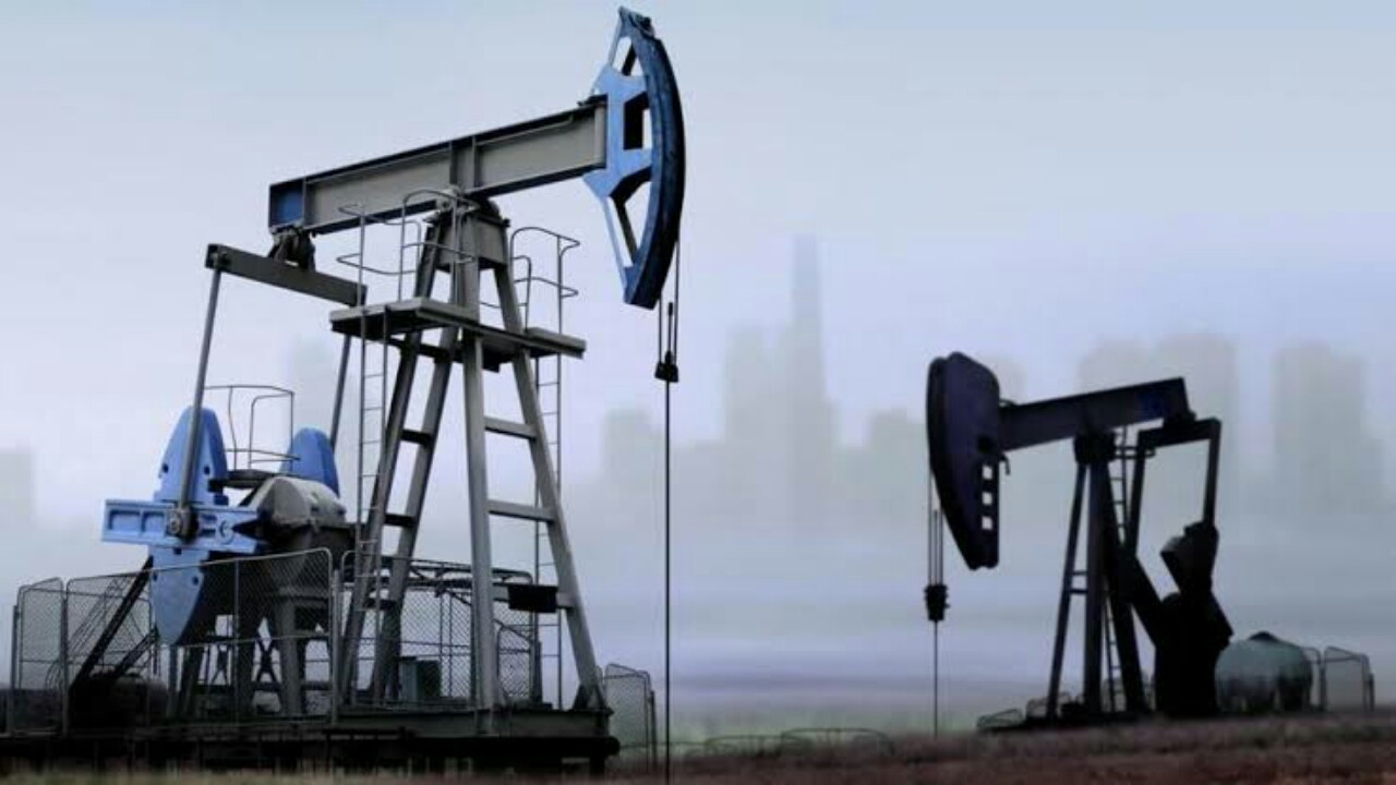 أسعار النفط تنحدر وسط مخاوف من موجة كورونا ثانية