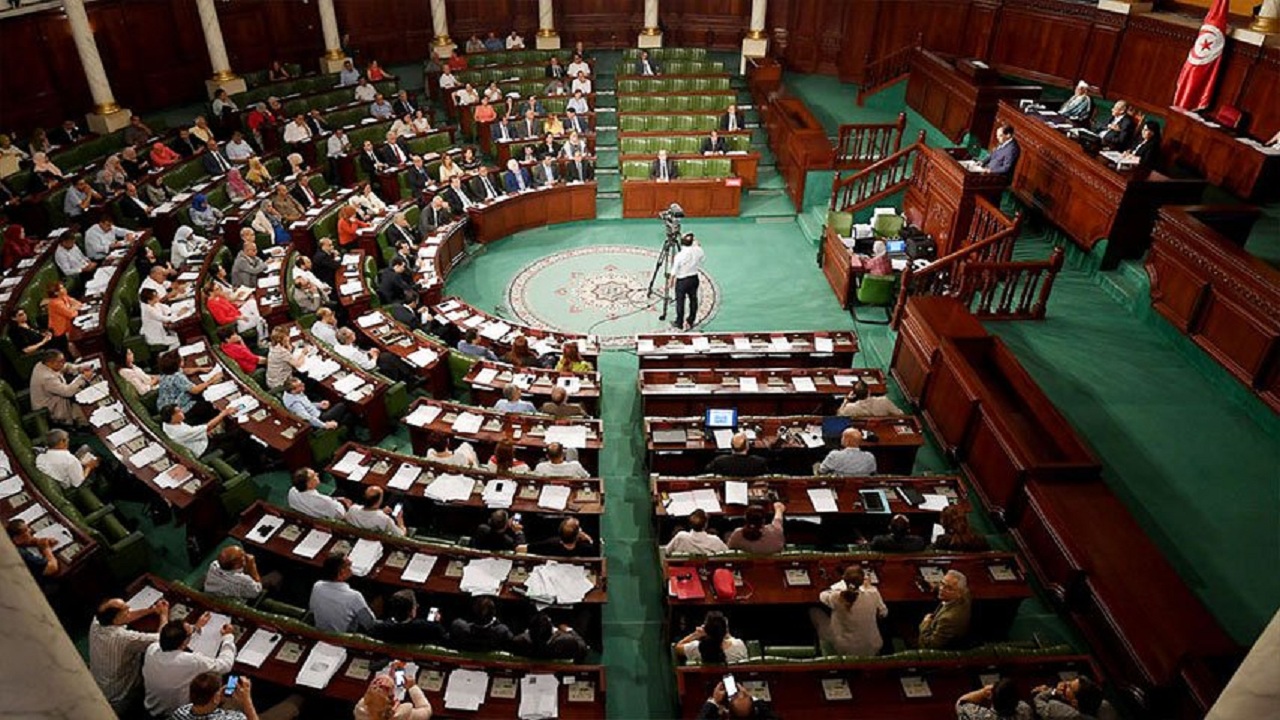 بالفيديو.. فوضى في البرلمان التونسي بسبب محمد مرسي