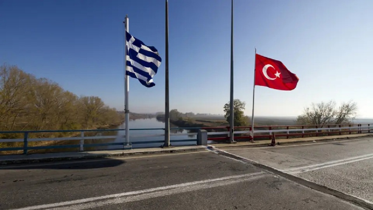 خارجية اليونان تُهدد تركيا: &#8221; سنتعامل مع استفزازاتهم&#8221;