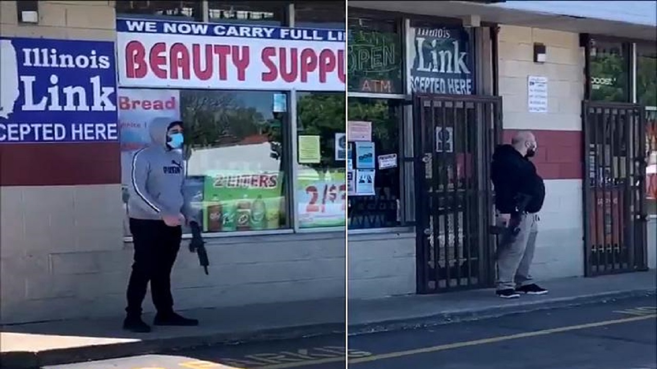 أصحاب المحلات يحمون أنفسهم بالأسلحة الرشاشة بعد فشل شرطة شيكاغو