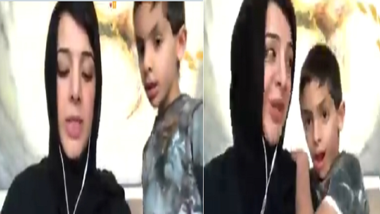 بالفيديو .. طفل يظهر بجوار وزيرة إماراتية أثناء كلمتها بمؤتمر المانحين لليمن