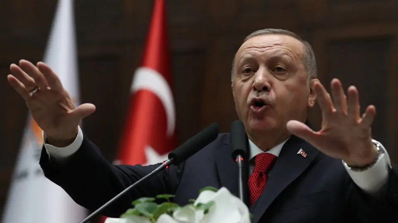 سياسي تركي يهين الشعب الليبي ويصف من يعارض أردوغان بالمستعمر (فيديو)