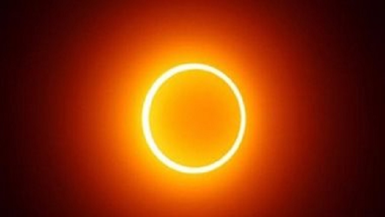 بالفيديو.. «الزعاق» يستعرض أول كسوف للشمس في 2020 وطريقة رصده