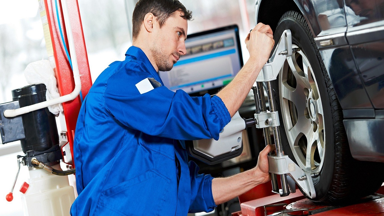 تحذير من مشاكل خطيرة بالسيارة بسبب عدم “ترصيص العجلات”