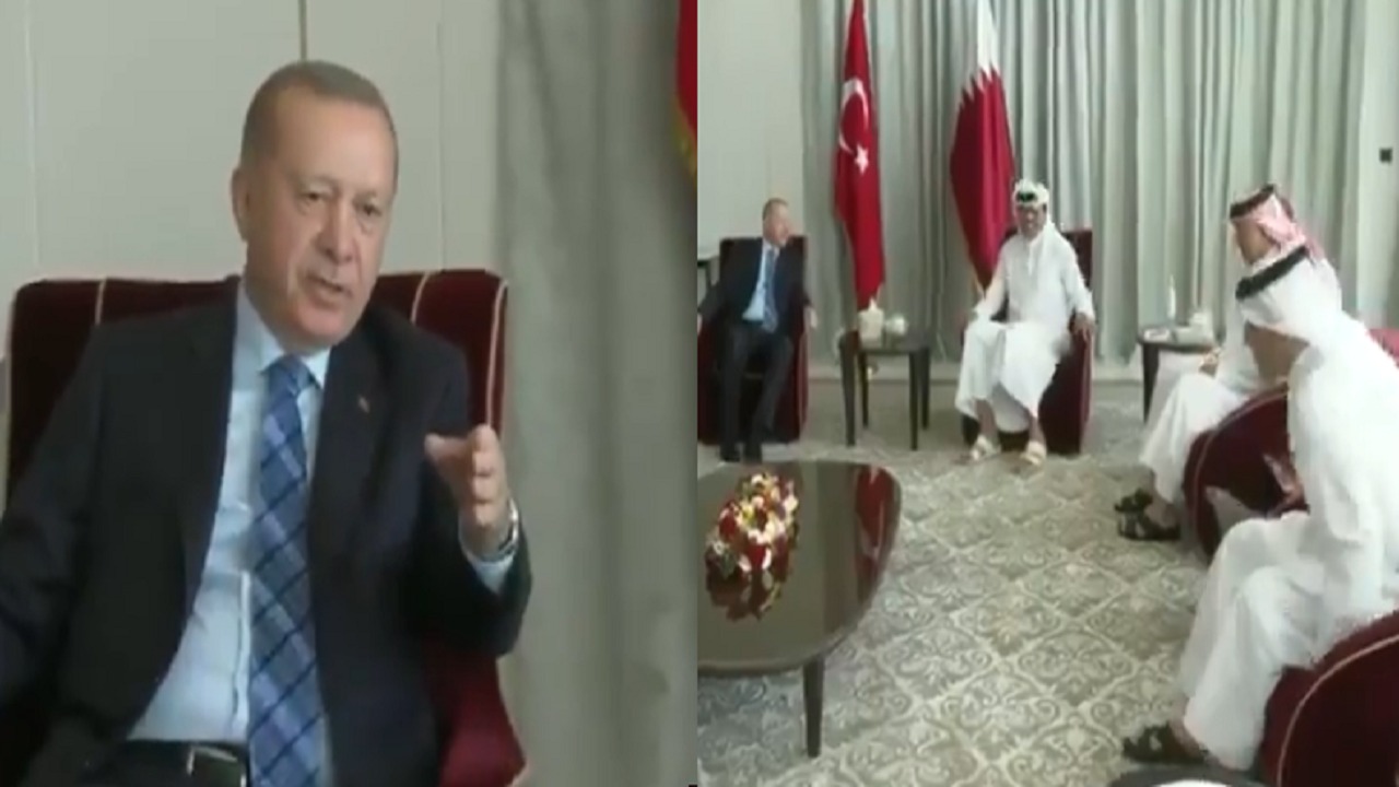 شاهد.. إشارة مُهينة من أردوغان خلال اجتماع بالمسؤولين القطريين