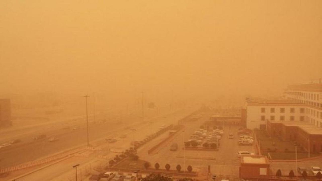 موجة غبار تجتاح طريق الساحل القديم والجديد و&#8221;الطائف- الرياض&#8221;