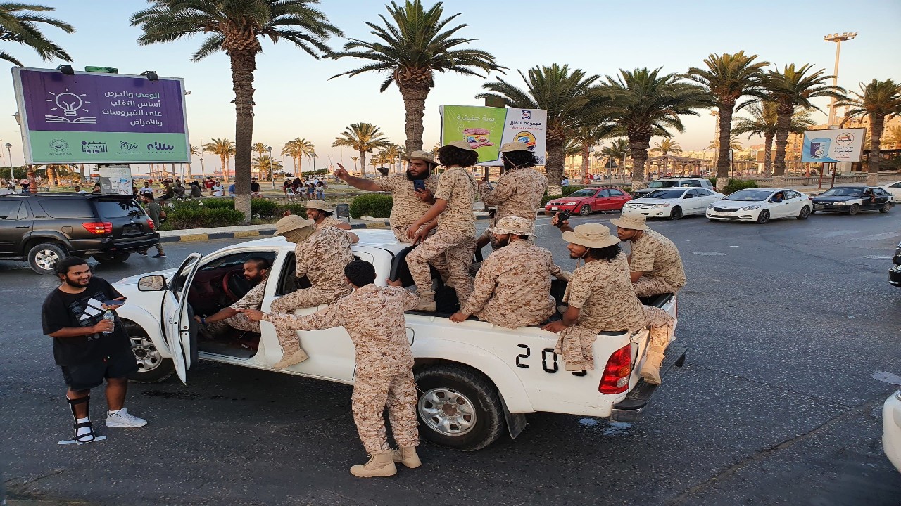 شاهد.. مرتزقة سوريون يرتدون ملابس الشرطة الليبية