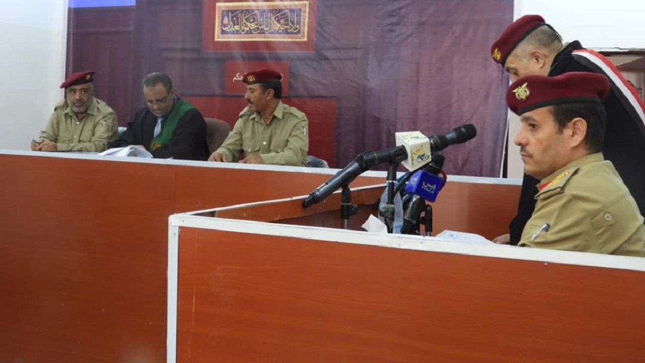بدء محاكمة عسكرية لـ 175 بتهم الانقلاب في اليمن‎