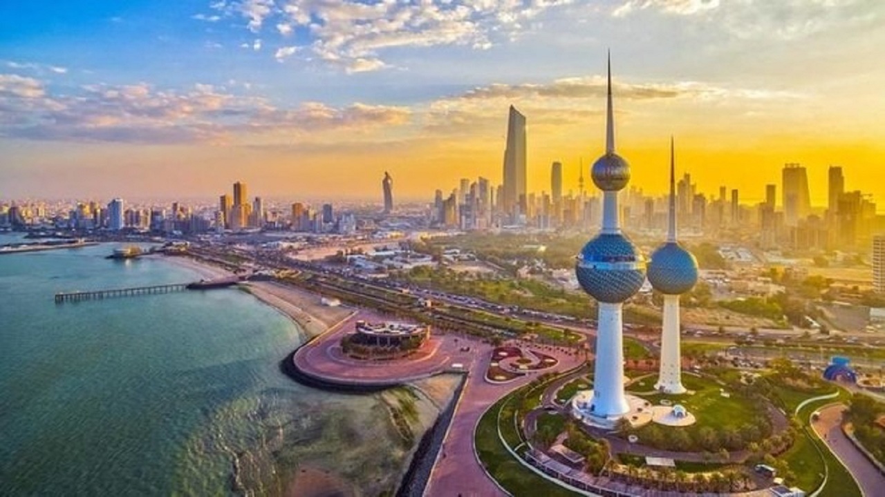 الكويت تنصح المواطنين والمقيمين بعدم السفر إلى الخارج