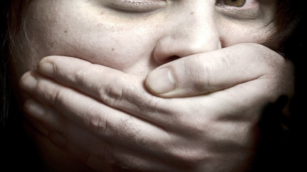 مذيع تحول إلى واعظ يعترف بارتكاب 40 جريمة جنسية