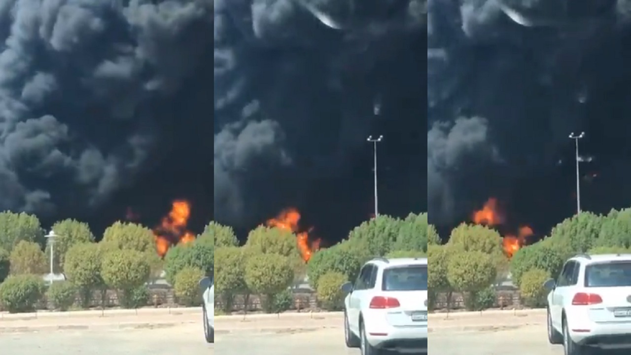 بالفيديو.. حريق ضخم على طريق الجهراء بالكويت