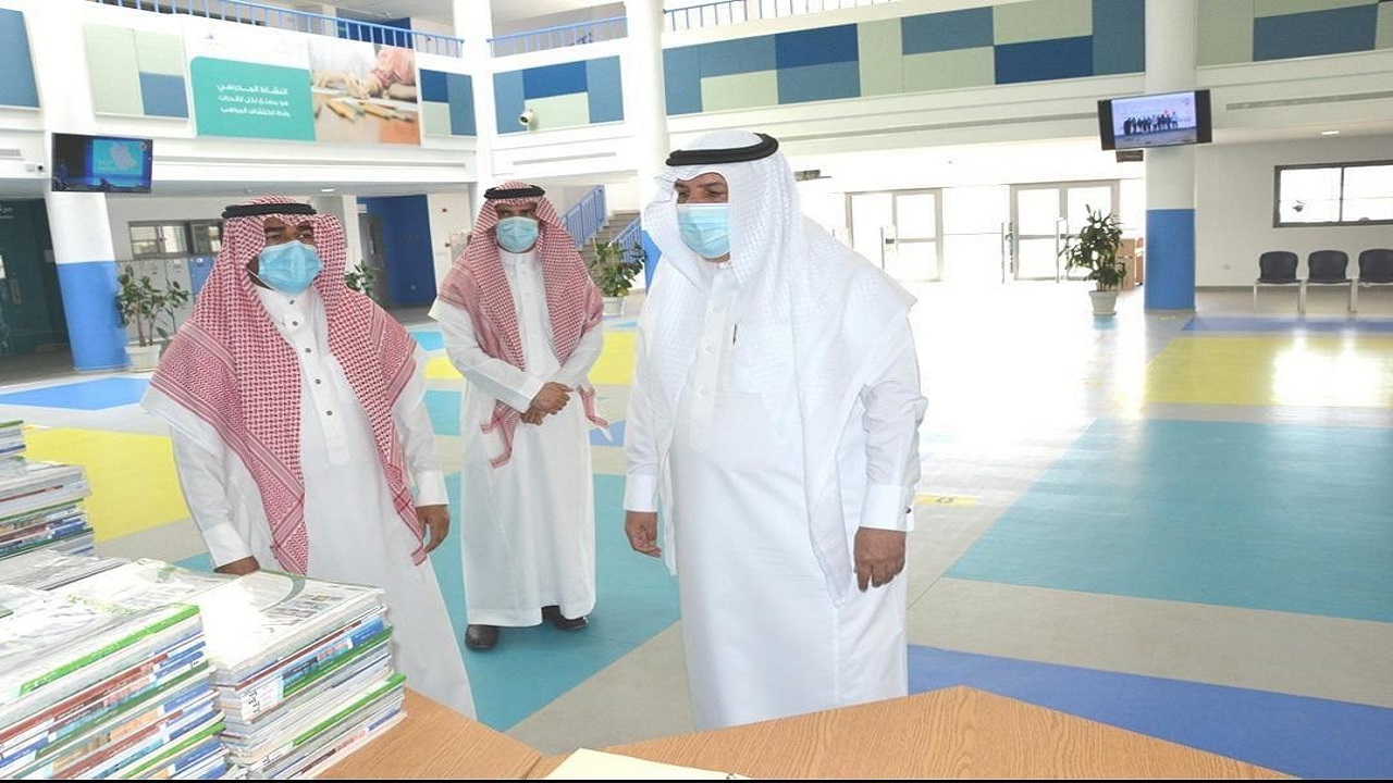 تعليم الرياض يبدأ توزيع المقررات الدراسية على مليون طالب وطالبة