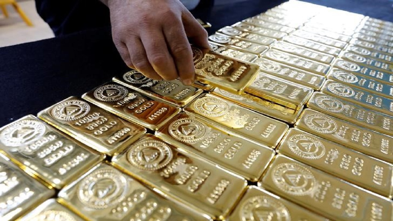 الذهب يتراجع مع انتعاش الدولار بفعل نمو الوظائف الأمريكية