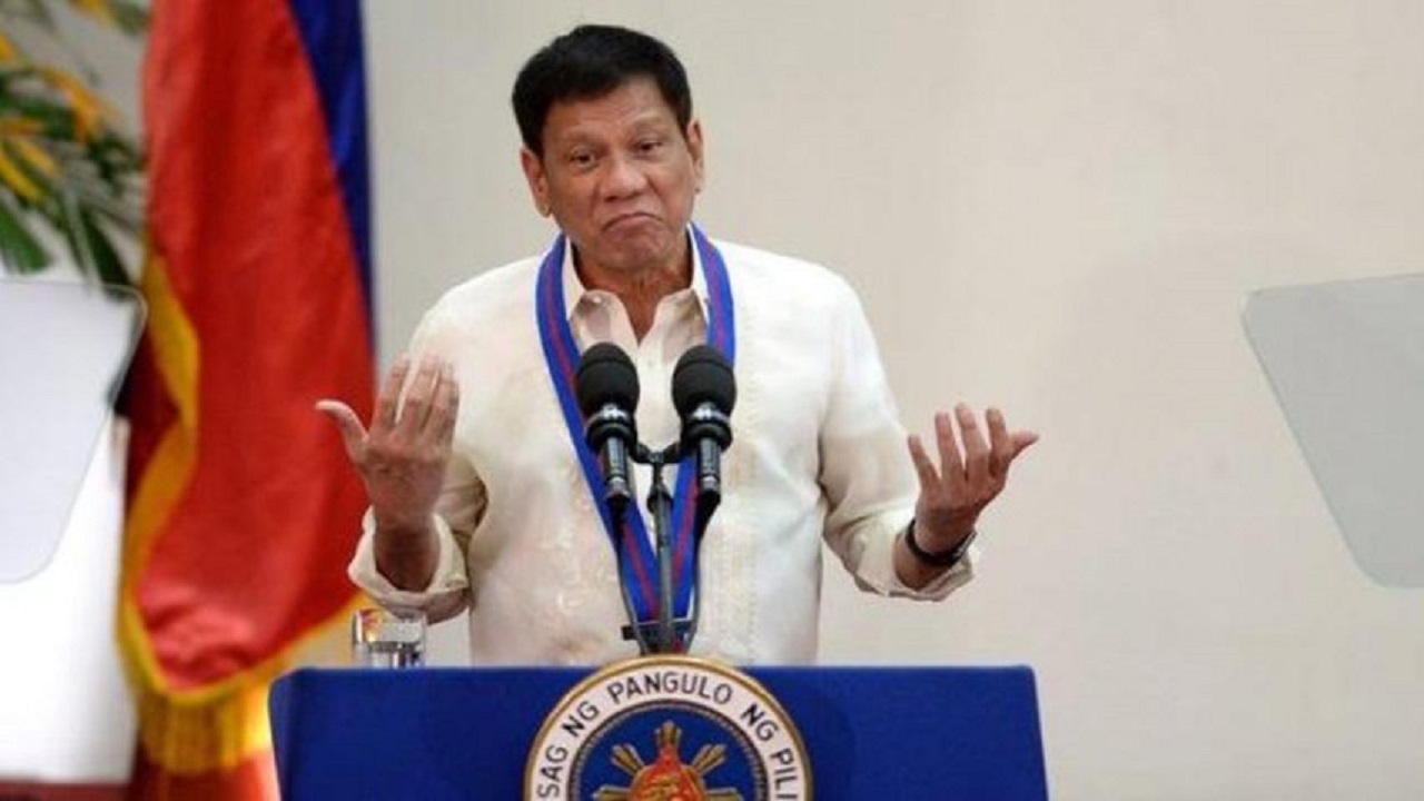 رئيس الفلبين ينصح بـ &#8221; البنزين &#8221; للوقاية من كورونا