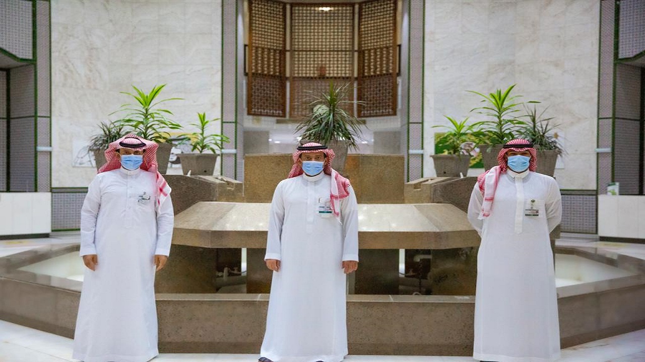 مستشفى الملك خالد التخصصي للعيون يعايد المرضى ضمن برنامج &#8220;نشاركهم فرحة العيد&#8221;