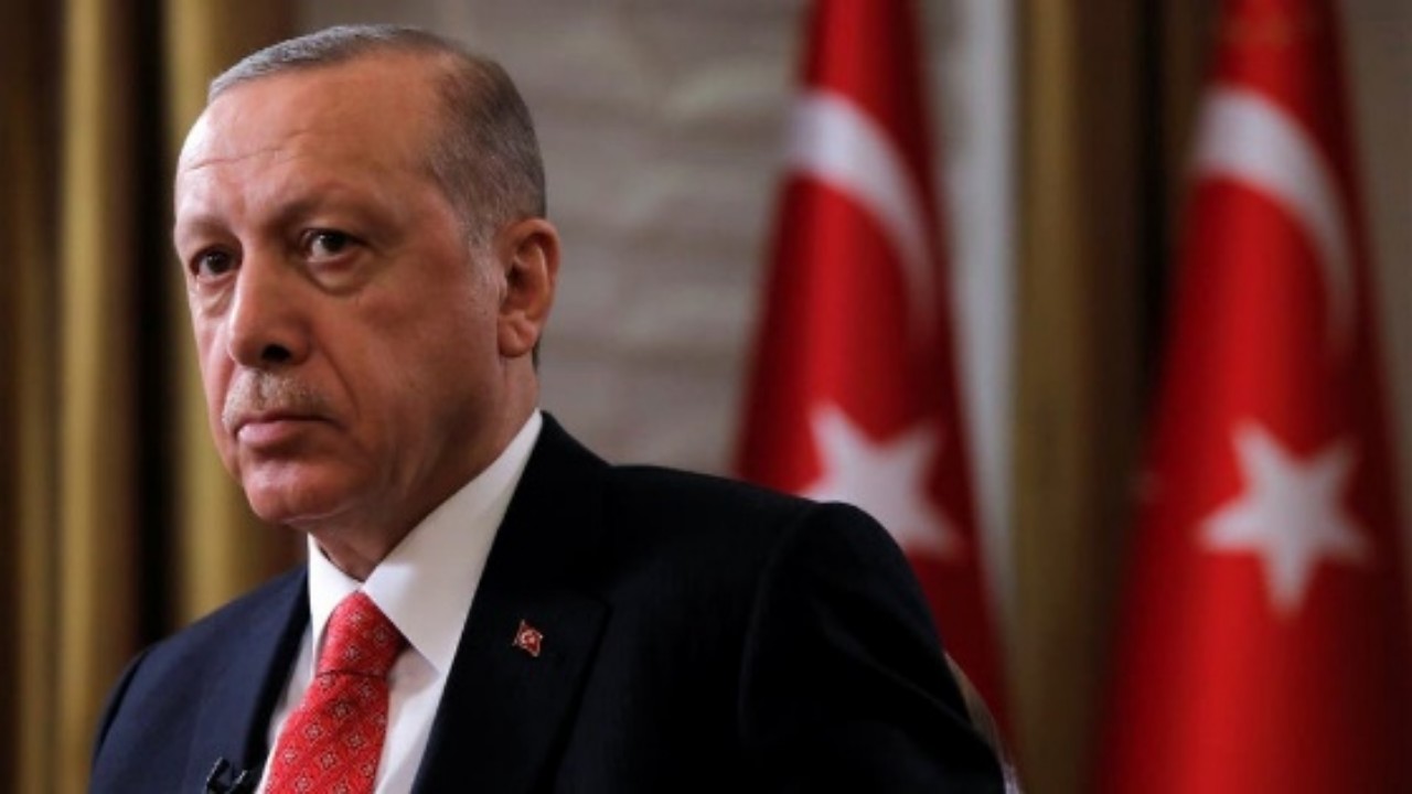 على باباجان: الاقتصاد التركي دخل في نفق مظلم بسبب أردوغان