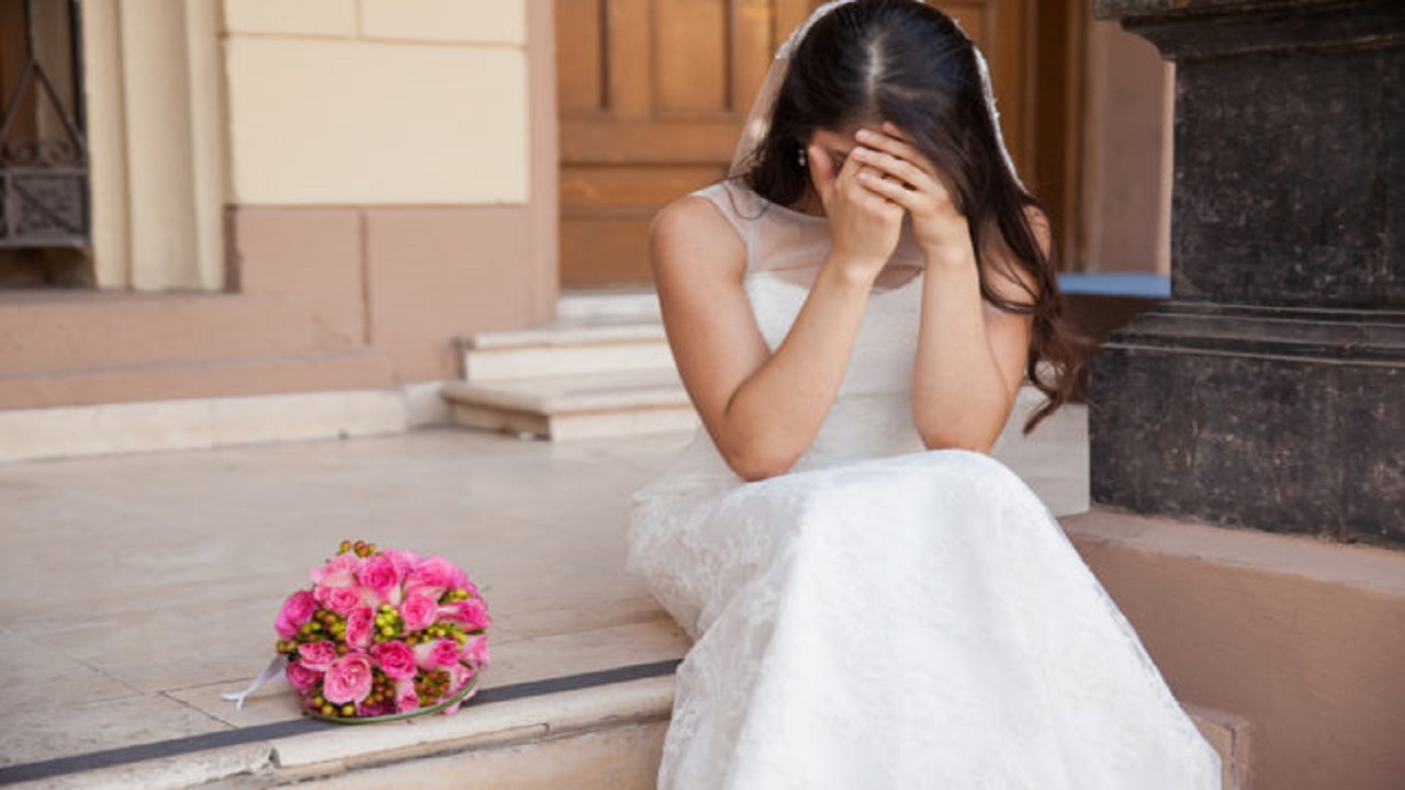 حادث مأساوي يدمر فرحة عروس بعد أسبوعين من زفافها