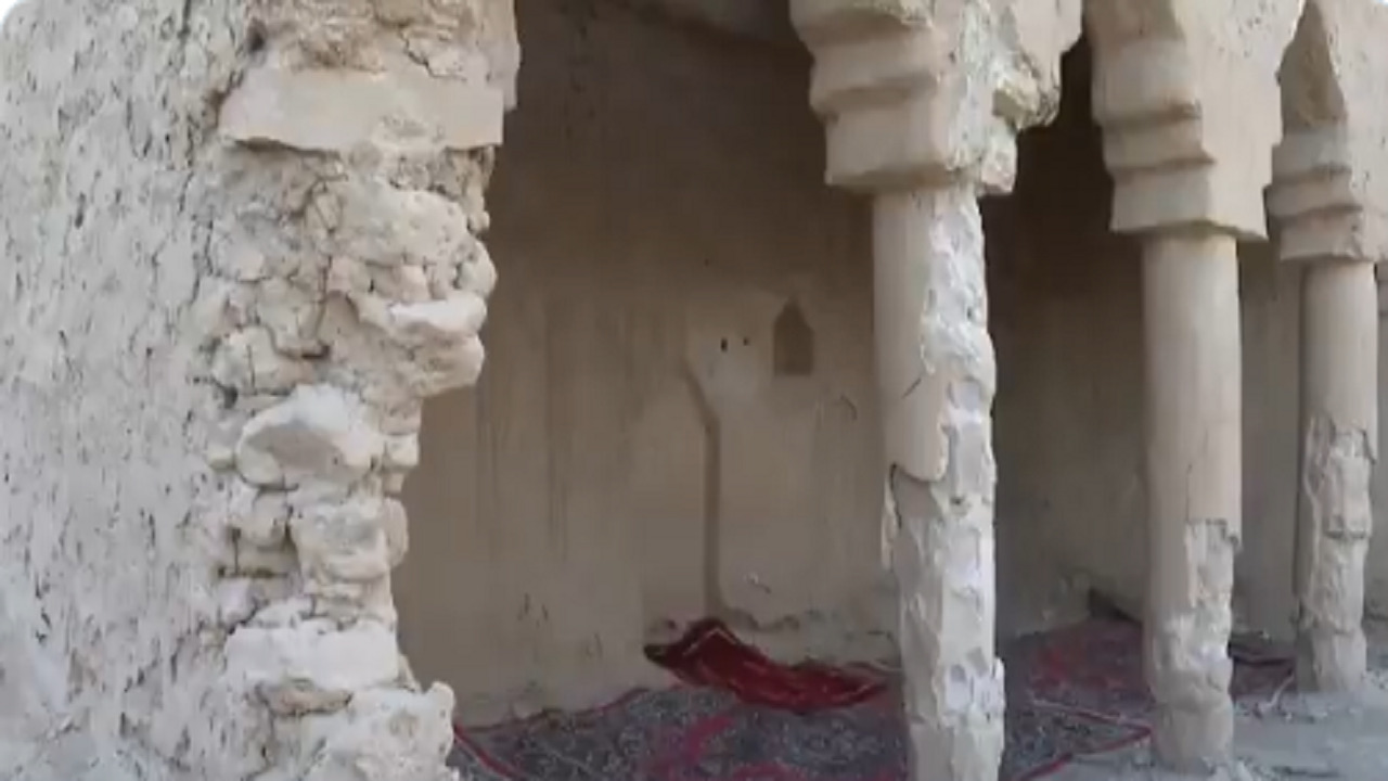 بالفيديو .. مواطن يتصدى لتاجر حاول الاعتداء على مسجد تاريخي في الرياض