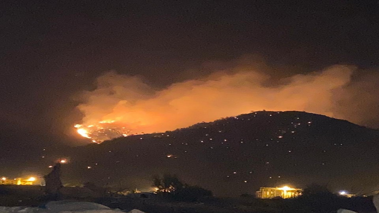 بالفيديو..حريق ضخم بأشجار جبل عمد و &#8220;مدني ميسان &#8221; يباشر