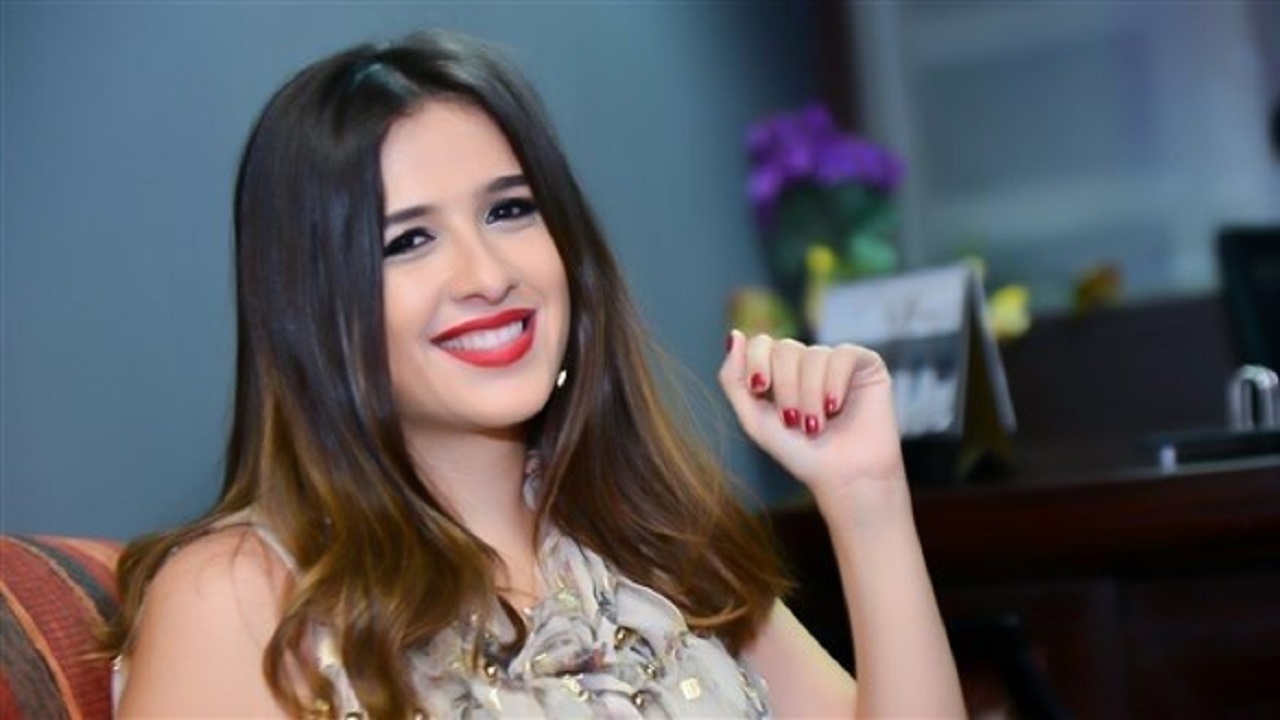 بالفيديو.. مشهد طريف يجمع ياسمين عبدالعزيز مع زوجها