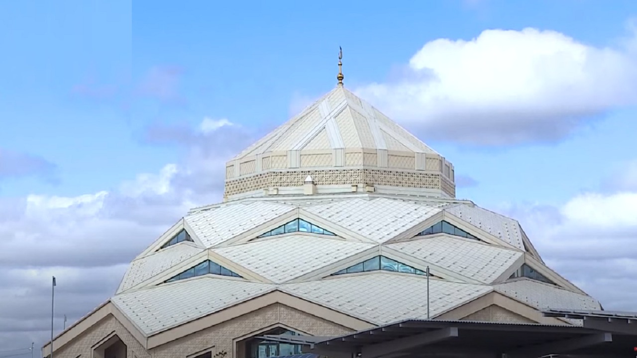 كازاخستان تفتتح أول مسجد صديق للبيئة