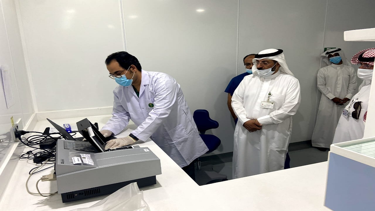 المهندس عبدالله الويمني  يتفقد مختبر التشخيص البيطري بمنطقة عسير